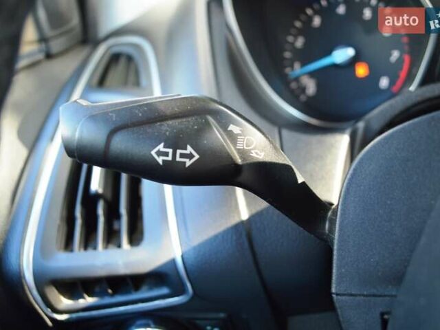 Белый Форд Фокус, объемом двигателя 1 л и пробегом 234 тыс. км за 5950 $, фото 19 на Automoto.ua