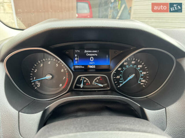 Форд Фокус 2013 у Сумах на Automoto.ua Білий Форд Фокус, об'ємом двигуна 2 л та пробігом 188 тис. км за 8000 $, фото 9 на Automoto.ua