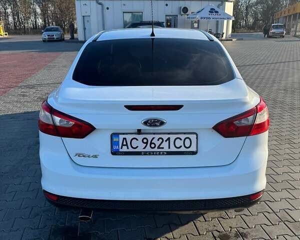 Белый Форд Фокус, объемом двигателя 1.6 л и пробегом 251 тыс. км за 6500 $, фото 2 на Automoto.ua