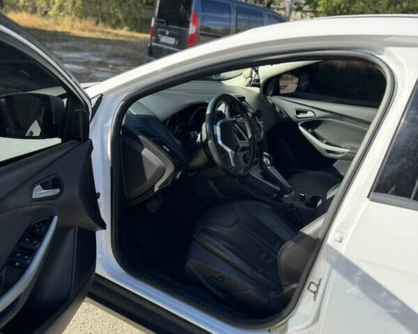 Білий Форд Фокус, об'ємом двигуна 2 л та пробігом 54 тис. км за 8500 $, фото 11 на Automoto.ua