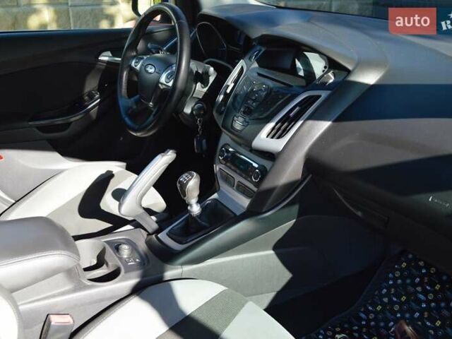 Белый Форд Фокус, объемом двигателя 1 л и пробегом 234 тыс. км за 5950 $, фото 27 на Automoto.ua