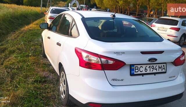 Белый Форд Фокус, объемом двигателя 2.01 л и пробегом 130 тыс. км за 7300 $, фото 2 на Automoto.ua