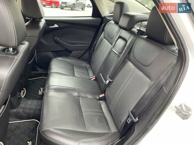 Форд Фокус 2013 в Харькове на Automoto.ua Белый Форд Фокус, объемом двигателя 2 л и пробегом 115 тыс. км за 7700 $, фото 2 на Automoto.ua