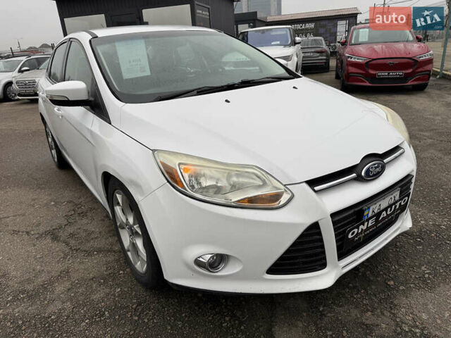 Белый Форд Фокус, объемом двигателя 2 л и пробегом 215 тыс. км за 9490 $, фото 4 на Automoto.ua