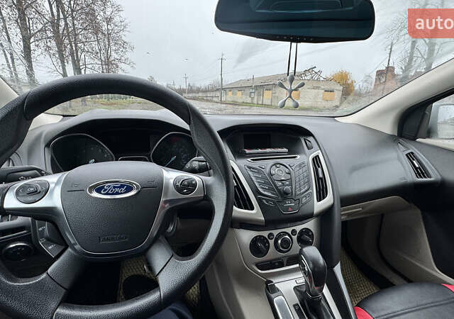 Белый Форд Фокус, объемом двигателя 2 л и пробегом 173 тыс. км за 8000 $, фото 2 на Automoto.ua