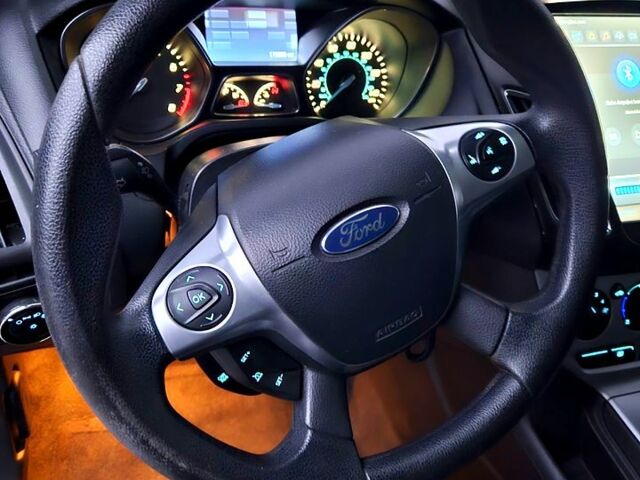 Белый Форд Фокус, объемом двигателя 2 л и пробегом 173 тыс. км за 6100 $, фото 8 на Automoto.ua