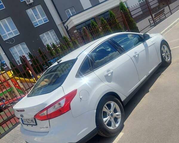 Белый Форд Фокус, объемом двигателя 2 л и пробегом 120 тыс. км за 8000 $, фото 15 на Automoto.ua