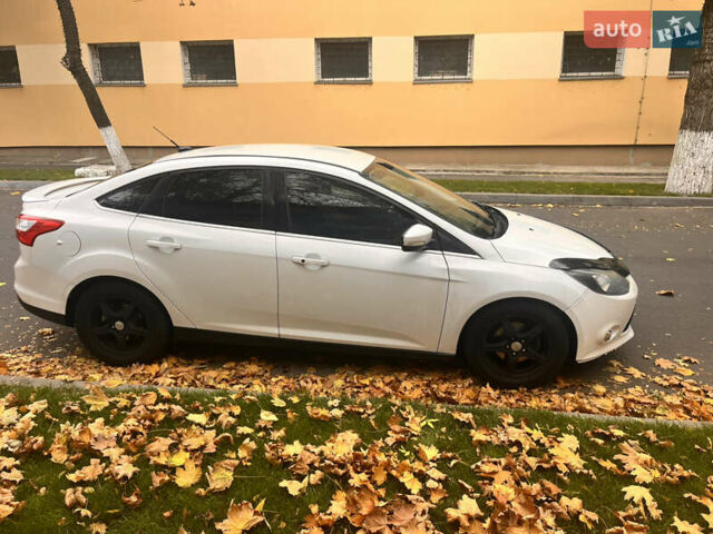 Форд Фокус 2013 в Белгород-Днестровском на Automoto.ua Белый Форд Фокус, объемом двигателя 2 л и пробегом 242 тыс. км за 6500 $, фото 4 на Automoto.ua