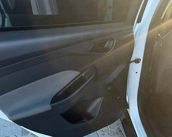 Белый Форд Фокус, объемом двигателя 1.6 л и пробегом 251 тыс. км за 6500 $, фото 8 на Automoto.ua