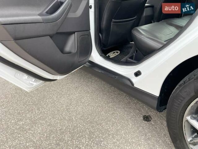 Белый Форд Фокус, объемом двигателя 2 л и пробегом 115 тыс. км за 7700 $, фото 22 на Automoto.ua