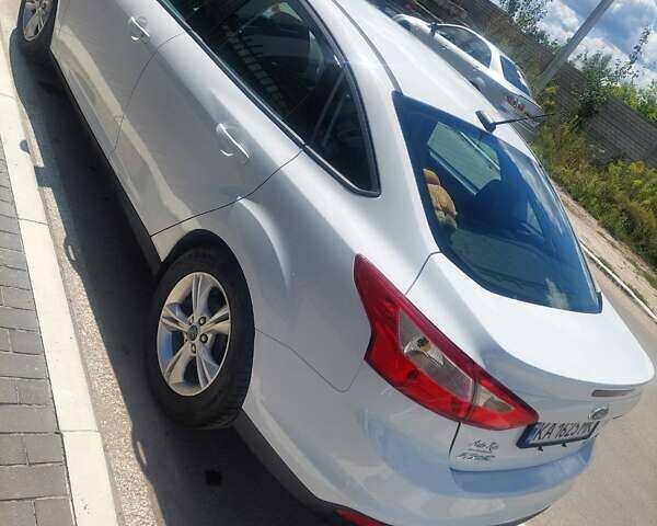 Белый Форд Фокус, объемом двигателя 2 л и пробегом 120 тыс. км за 8000 $, фото 3 на Automoto.ua