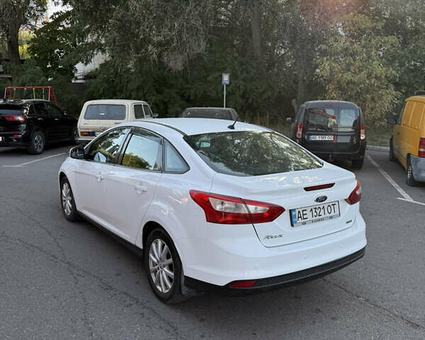 Белый Форд Фокус, объемом двигателя 1 л и пробегом 141 тыс. км за 4800 $, фото 2 на Automoto.ua