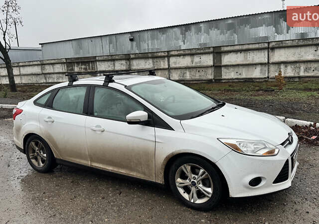 Белый Форд Фокус, объемом двигателя 2 л и пробегом 173 тыс. км за 8000 $, фото 1 на Automoto.ua