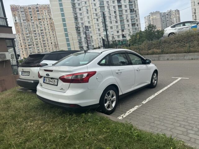 Форд Фокус 2013 в Киеве на Automoto.ua Белый Форд Фокус, объемом двигателя 2 л и пробегом 245 тыс. км за 3200 $, фото 2 на Automoto.ua