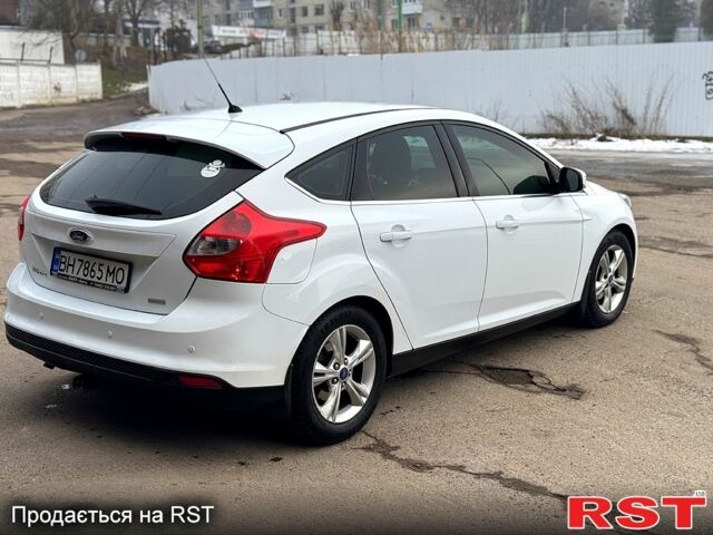 Форд Фокус 2013 в Львове на Automoto.ua Белый Форд Фокус, объемом двигателя 1 л и пробегом 152 тыс. км за 6800 $, фото 2 на Automoto.ua
