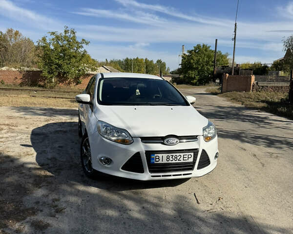 Білий Форд Фокус, об'ємом двигуна 2 л та пробігом 54 тис. км за 8500 $, фото 2 на Automoto.ua