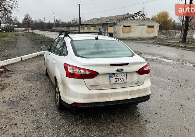 Белый Форд Фокус, объемом двигателя 2 л и пробегом 173 тыс. км за 8000 $, фото 4 на Automoto.ua