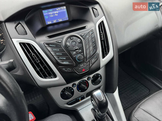 Белый Форд Фокус, объемом двигателя 2 л и пробегом 215 тыс. км за 9490 $, фото 19 на Automoto.ua