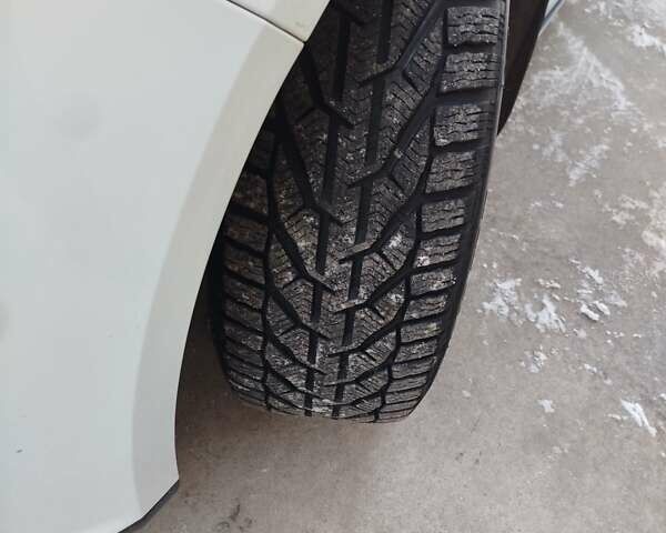 Белый Форд Фокус, объемом двигателя 1 л и пробегом 89 тыс. км за 8499 $, фото 14 на Automoto.ua