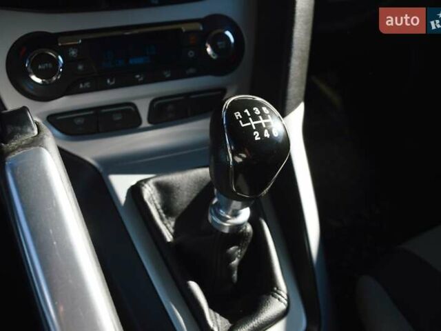 Белый Форд Фокус, объемом двигателя 1 л и пробегом 234 тыс. км за 5500 $, фото 25 на Automoto.ua