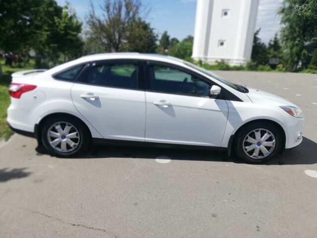 Форд Фокус 2013 в Тетиеве на Automoto.ua Белый Форд Фокус, объемом двигателя 2 л и пробегом 127 тыс. км за 6500 $, фото 1 на Automoto.ua