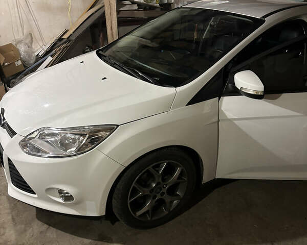 Білий Форд Фокус, об'ємом двигуна 2 л та пробігом 139 тис. км за 7500 $, фото 9 на Automoto.ua