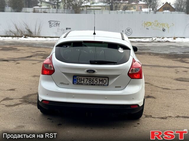 Форд Фокус 2013 в Львове на Automoto.ua Белый Форд Фокус, объемом двигателя 1 л и пробегом 152 тыс. км за 6800 $, фото 3 на Automoto.ua