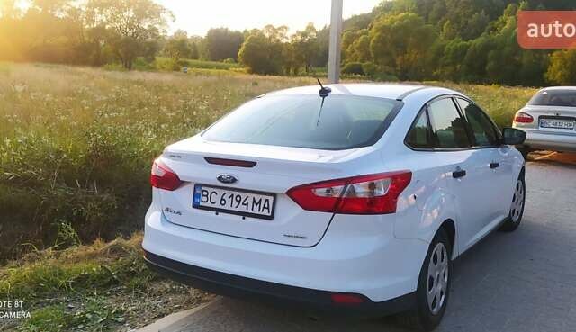Белый Форд Фокус, объемом двигателя 2.01 л и пробегом 130 тыс. км за 7300 $, фото 5 на Automoto.ua