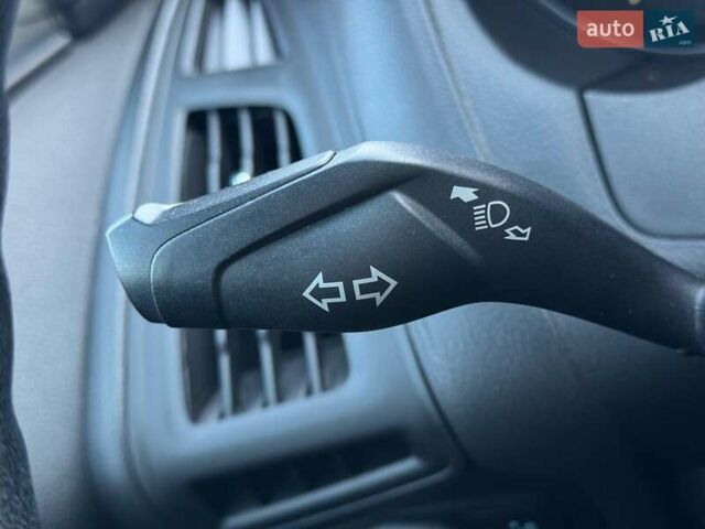 Белый Форд Фокус, объемом двигателя 2 л и пробегом 269 тыс. км за 6900 $, фото 34 на Automoto.ua