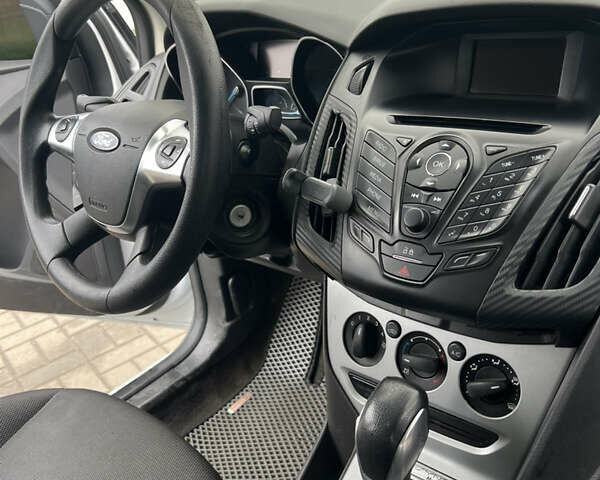 Білий Форд Фокус, об'ємом двигуна 2 л та пробігом 288 тис. км за 7000 $, фото 6 на Automoto.ua