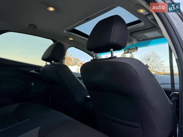 Белый Форд Фокус, объемом двигателя 2 л и пробегом 269 тыс. км за 6900 $, фото 54 на Automoto.ua