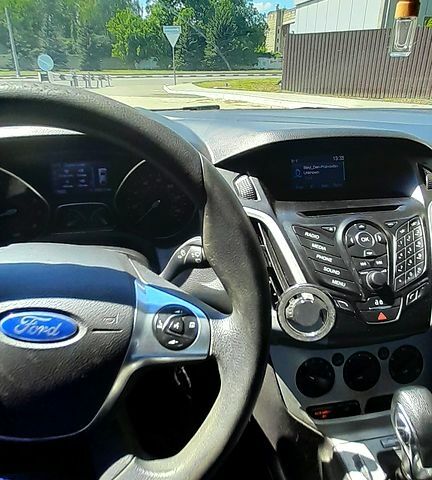 Белый Форд Фокус, объемом двигателя 2 л и пробегом 230 тыс. км за 8500 $, фото 1 на Automoto.ua