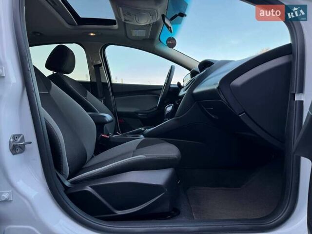 Білий Форд Фокус, об'ємом двигуна 2 л та пробігом 269 тис. км за 7300 $, фото 58 на Automoto.ua
