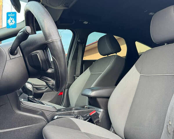 Белый Форд Фокус, объемом двигателя 2 л и пробегом 309 тыс. км за 6800 $, фото 14 на Automoto.ua