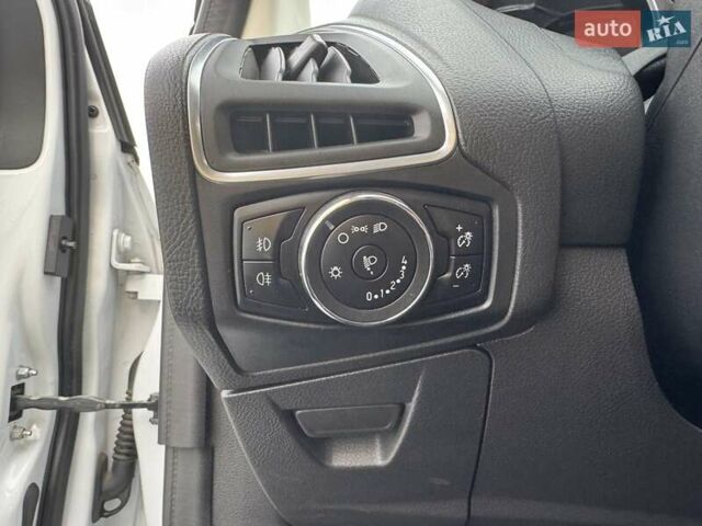 Форд Фокус 2014 в Новоукраинке на Automoto.ua Белый Форд Фокус, объемом двигателя 1 л и пробегом 141 тыс. км за 6800 $, фото 16 на Automoto.ua