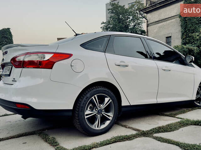 Білий Форд Фокус, об'ємом двигуна 2 л та пробігом 223 тис. км за 6999 $, фото 6 на Automoto.ua