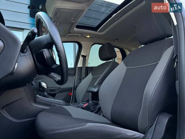 Білий Форд Фокус, об'ємом двигуна 2 л та пробігом 269 тис. км за 7300 $, фото 27 на Automoto.ua