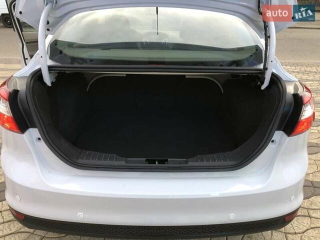 Белый Форд Фокус, объемом двигателя 2 л и пробегом 171 тыс. км за 7499 $, фото 46 на Automoto.ua