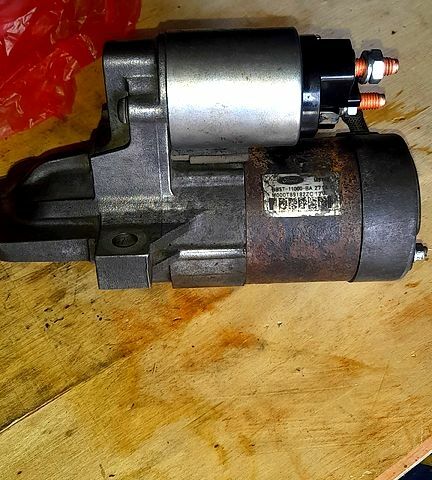 Белый Форд Фокус, объемом двигателя 2 л и пробегом 230 тыс. км за 8500 $, фото 8 на Automoto.ua