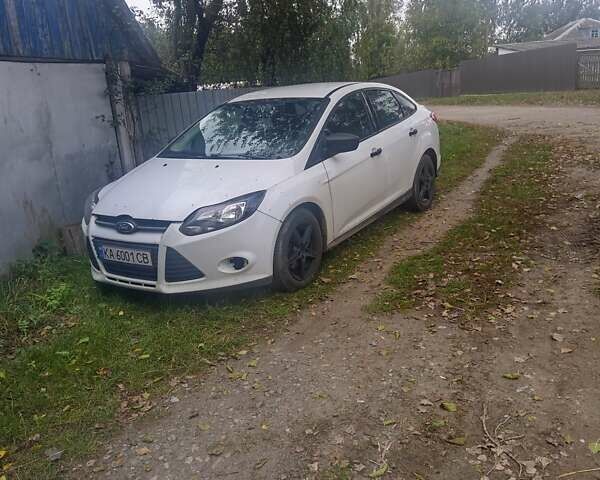Форд Фокус 2014 в Киеве на Automoto.ua Белый Форд Фокус, объемом двигателя 2 л и пробегом 302 тыс. км за 5500 $, фото 2 на Automoto.ua