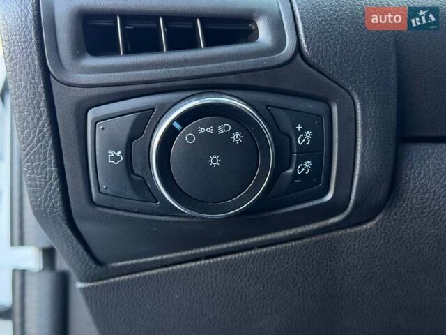 Белый Форд Фокус, объемом двигателя 2 л и пробегом 269 тыс. км за 6900 $, фото 31 на Automoto.ua