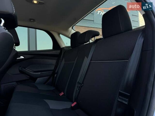 Білий Форд Фокус, об'ємом двигуна 2 л та пробігом 269 тис. км за 7300 $, фото 48 на Automoto.ua