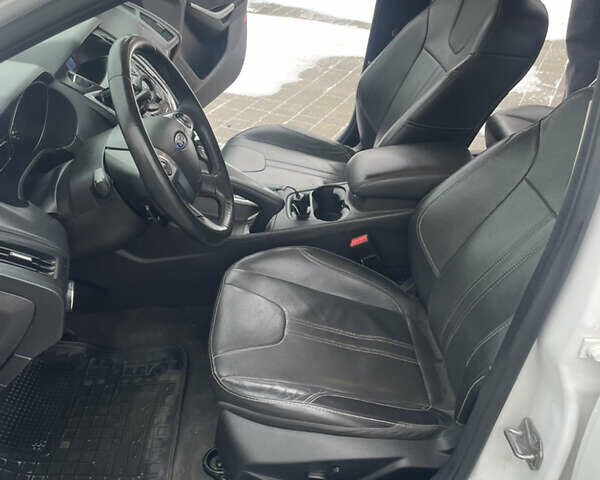 Білий Форд Фокус, об'ємом двигуна 2 л та пробігом 124 тис. км за 7700 $, фото 19 на Automoto.ua