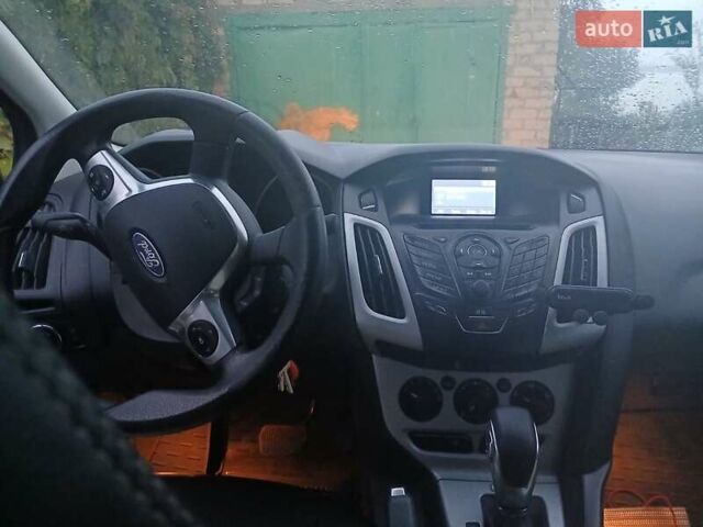 Белый Форд Фокус, объемом двигателя 2 л и пробегом 220 тыс. км за 6000 $, фото 3 на Automoto.ua