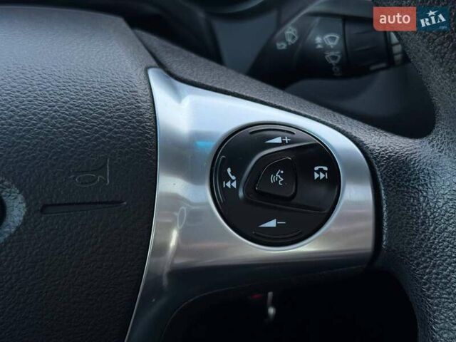 Білий Форд Фокус, об'ємом двигуна 2 л та пробігом 269 тис. км за 7300 $, фото 39 на Automoto.ua