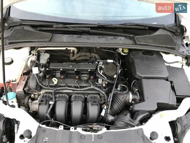 Белый Форд Фокус, объемом двигателя 2 л и пробегом 171 тыс. км за 7499 $, фото 53 на Automoto.ua