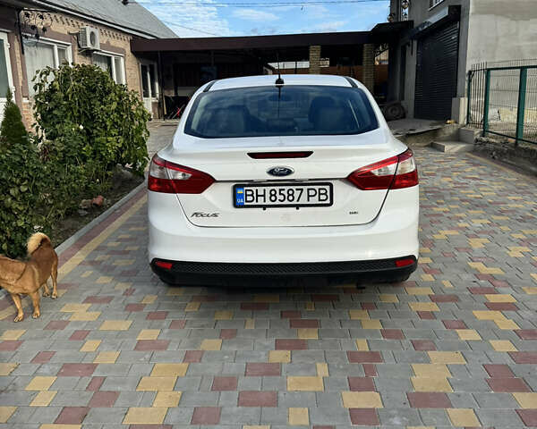 Белый Форд Фокус, объемом двигателя 2 л и пробегом 220 тыс. км за 6500 $, фото 4 на Automoto.ua