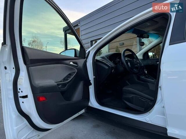 Білий Форд Фокус, об'ємом двигуна 2 л та пробігом 269 тис. км за 7300 $, фото 21 на Automoto.ua