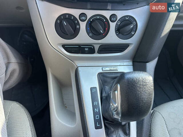 Білий Форд Фокус, об'ємом двигуна 2 л та пробігом 177 тис. км за 6300 $, фото 22 на Automoto.ua
