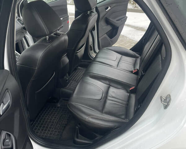 Білий Форд Фокус, об'ємом двигуна 2 л та пробігом 124 тис. км за 7700 $, фото 21 на Automoto.ua